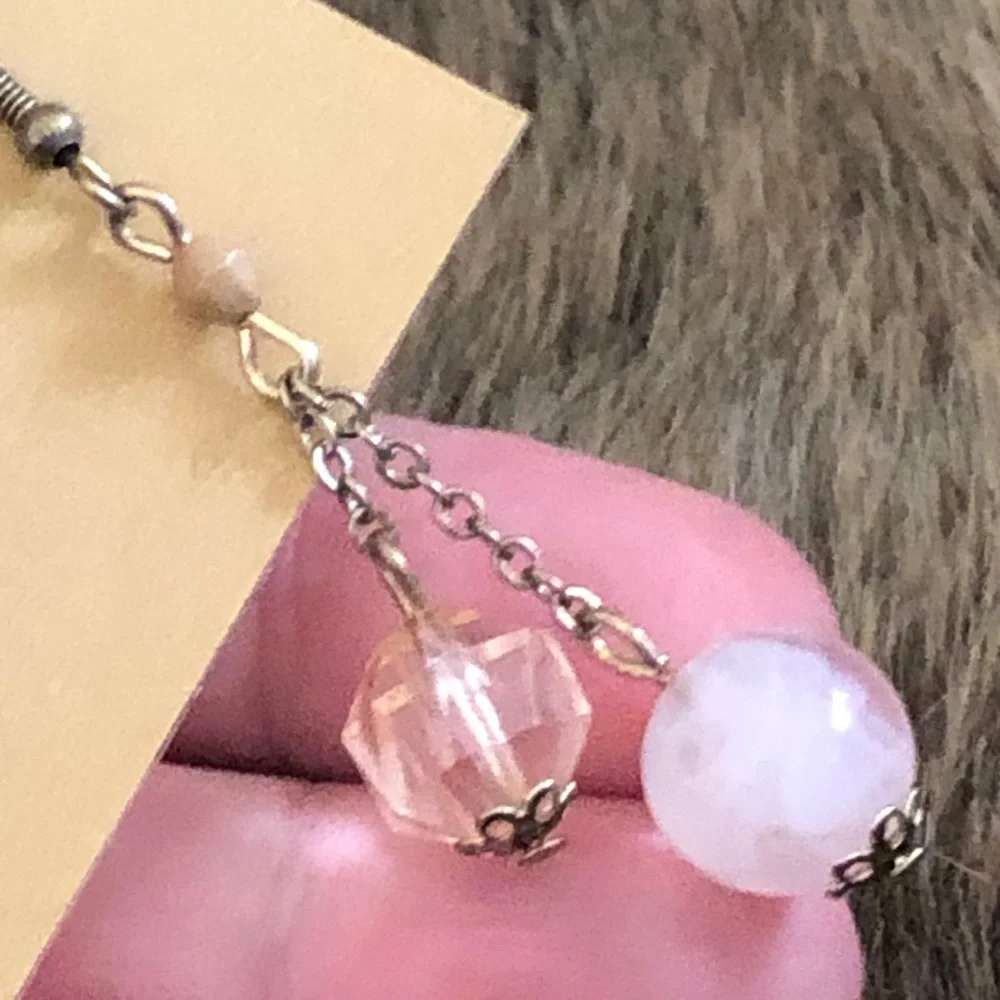 Vintage repurpose glass bead dangle earrings - Picture 3 of 4